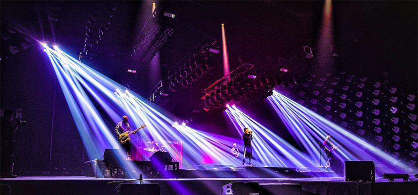 Các sản phẩm đèn chiếu sân khấu Dage được sử dụng trong bữa tiệc