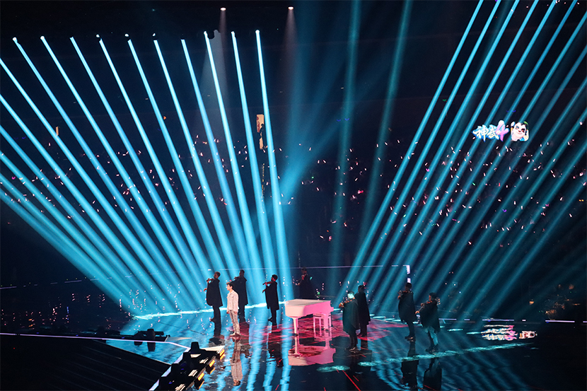 DAGE Lighting tổ chức ánh sáng tại buổi hòa nhạc đêm giao thừa năm 2020 của Đài truyền hình Chiết Giang