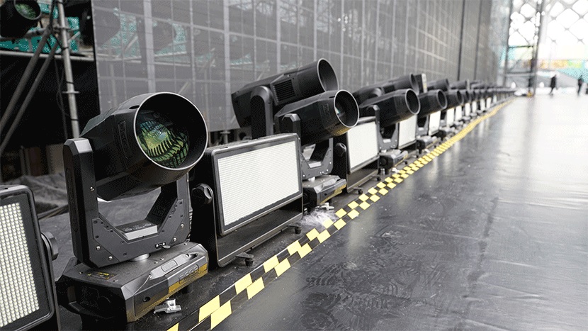 Các thiết bị đèn chiếu sáng sân khấu Dage được sử dụng buổi hòa nhạc mừng năm mới của Đài truyền hình vệ tinh Chiết Giang