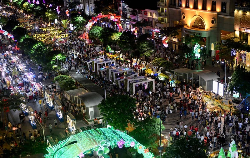 Vì sao nên sử dụng đèn sân khấu chống nước cho các khu vui chơi?