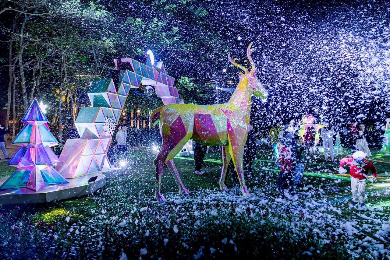 Máy tạo tuyết rơi cho mùa noel