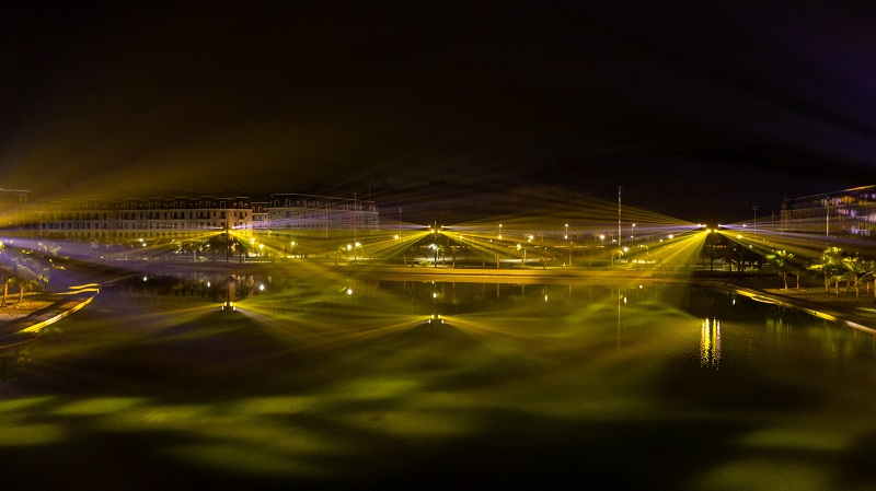 Chiếu Sáng Ngoại Thất Tòa Nhà Với Đèn Beam IP-680 DAGE Chống Nước