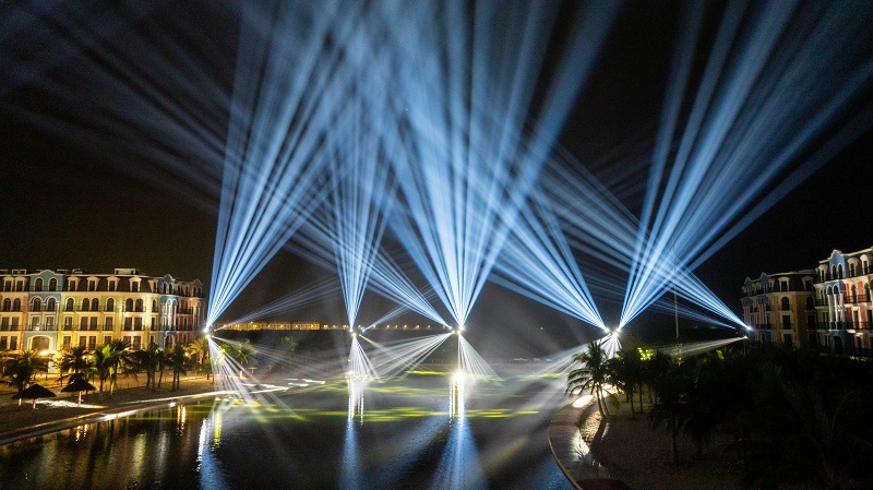 Ánh sáng Hoàng Long - Địa chỉ cung cấp Đèn Beam IP-680 DAGE chất lượng