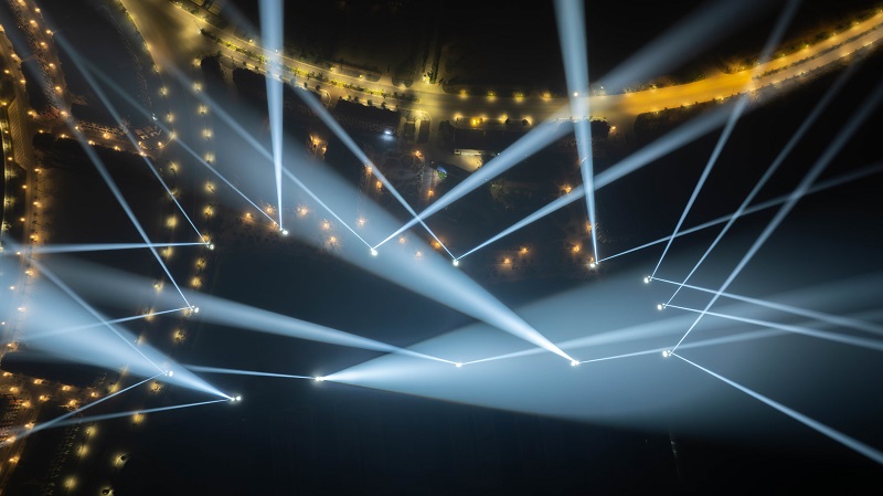 Kinh nghiệm lựa Đèn Beam IP-680 DAGE cho ngoại thất tòa nhà