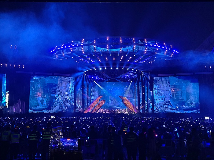 Sản phẩm sử dụng trong buổi hòa nhạc lưu diễn "Sky Foreign Things" của Joker Xue (Ga Quảng Châu)