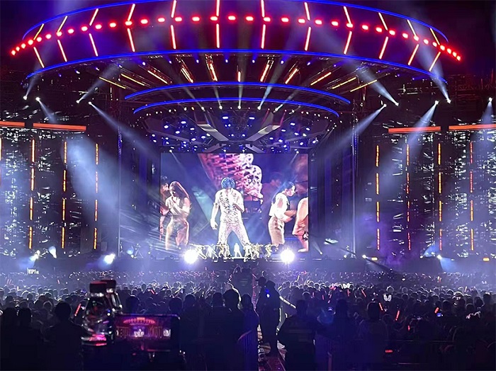 DAGE setup ánh sáng trong buổi hòa nhạc lưu diễn "Sky Foreign Things" của Joker Xue (Ga Quảng Châu)