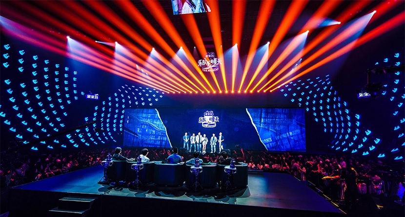 Có nên thuê đơn vị nhận thầu dự án đèn sân khấu