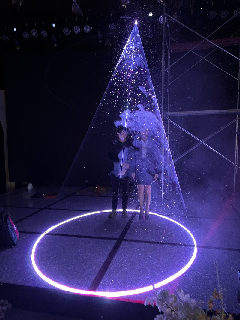 Ưu điểm kết hợp Máy Tạo Tuyết Và Đèn Laser