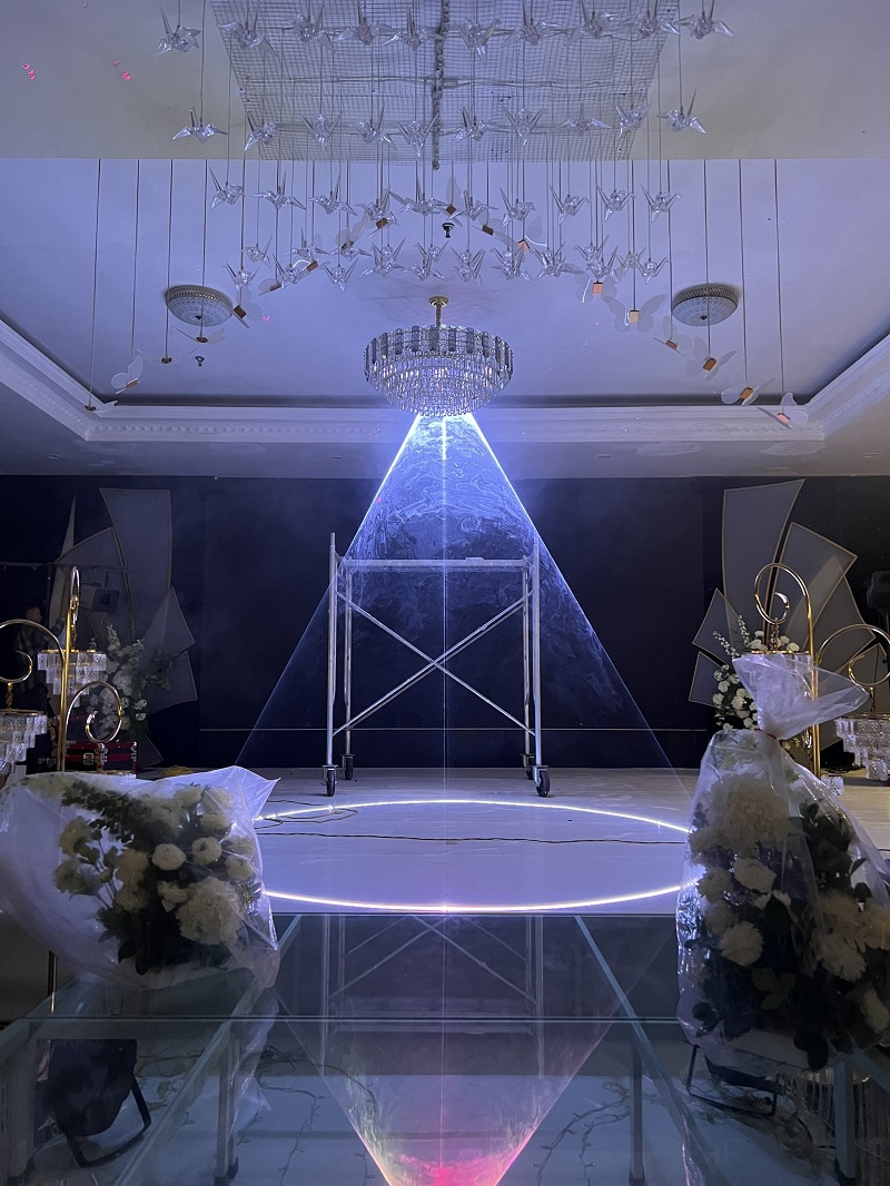 Vì sao cần lắp đặt máy tạo tuyết và đèn laser đúng kỹ thuật?