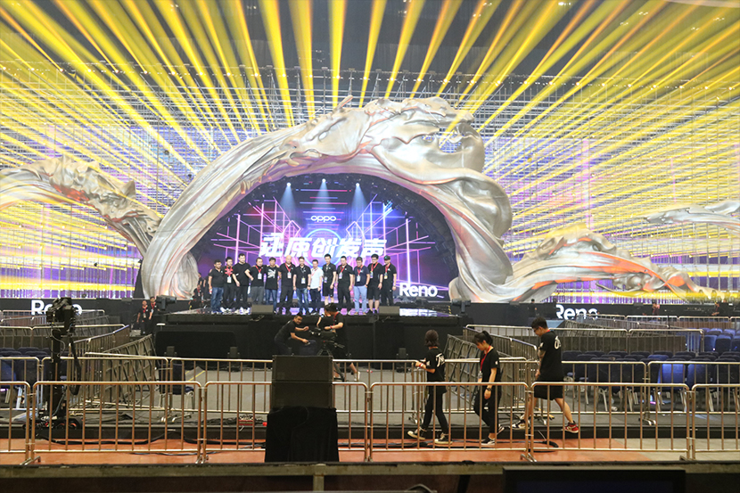 Vì sao nên mua đèn chiếu sáng sân khấu Dage Light tại Ánh sáng Hoàng Long?