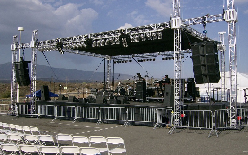 Ưu điểm của đèn sân khấu chống nước tại Ánh Sáng Hoàng Long