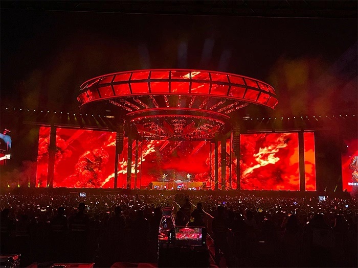 Ưu điểm của đèn sân khấu tại Ánh Sáng Hoàng Long