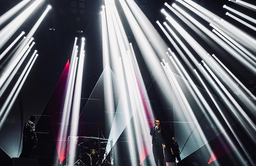 Có nên thuê nhà thầu triển khai các dự án ánh sáng sân khấu?