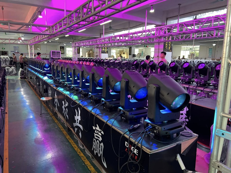 Ánh sáng Hoàng Long - Thương hiệu cung cấp đèn sân khấu uy tín tại Việt Nam