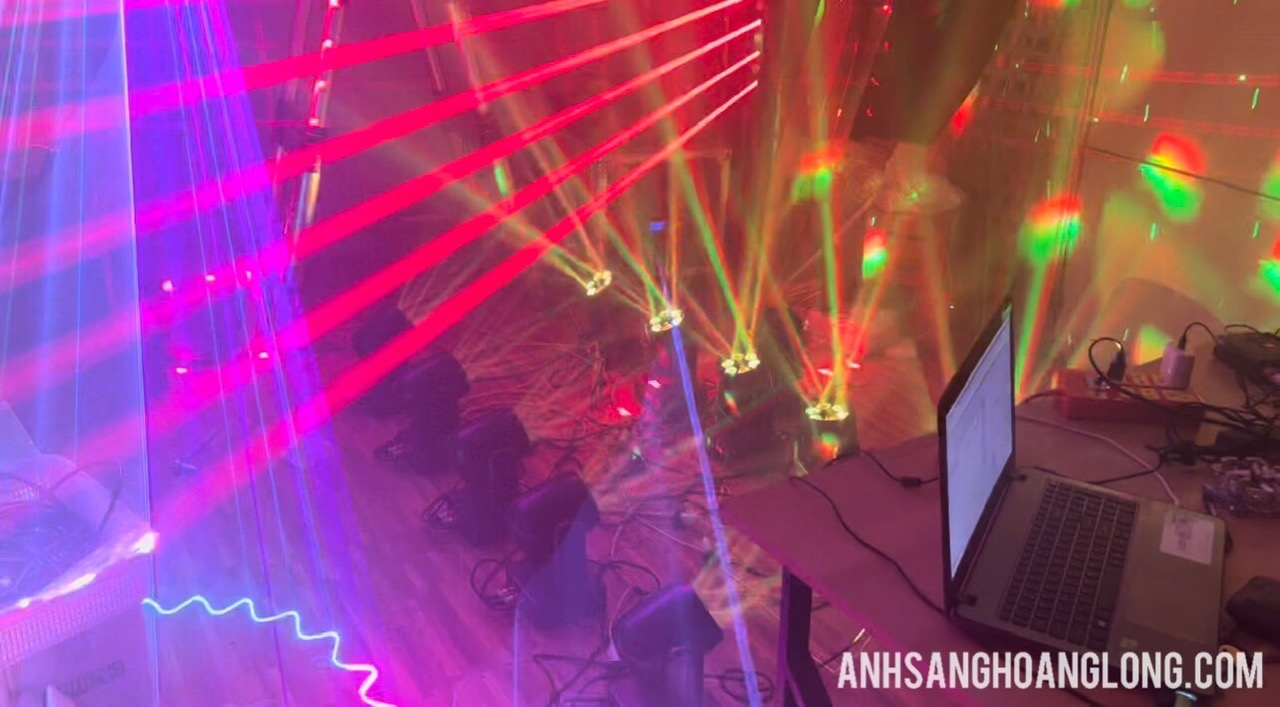 Đèn cảm biến theo nhạc đám cưới