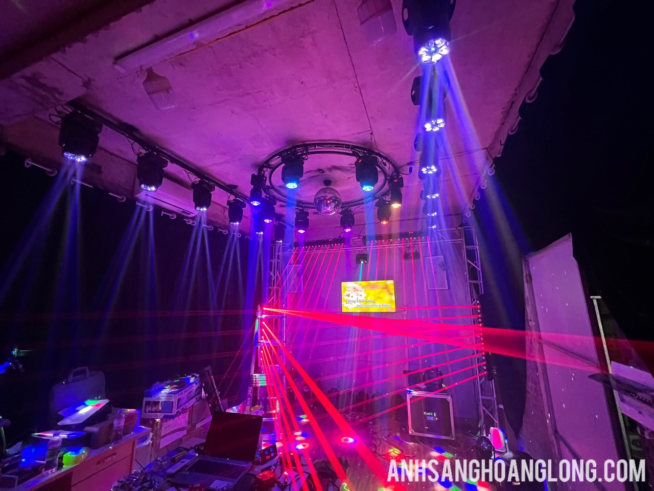 đèn hiệu ứng ánh sáng sự kiện nháy theo nhạc