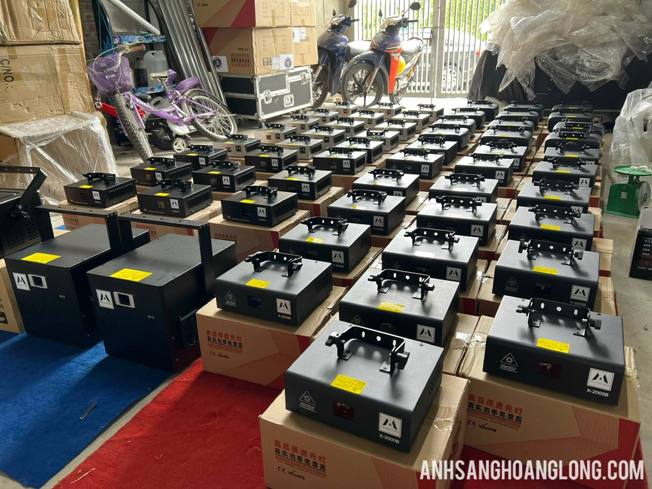 đèn sân khấu đám cưới