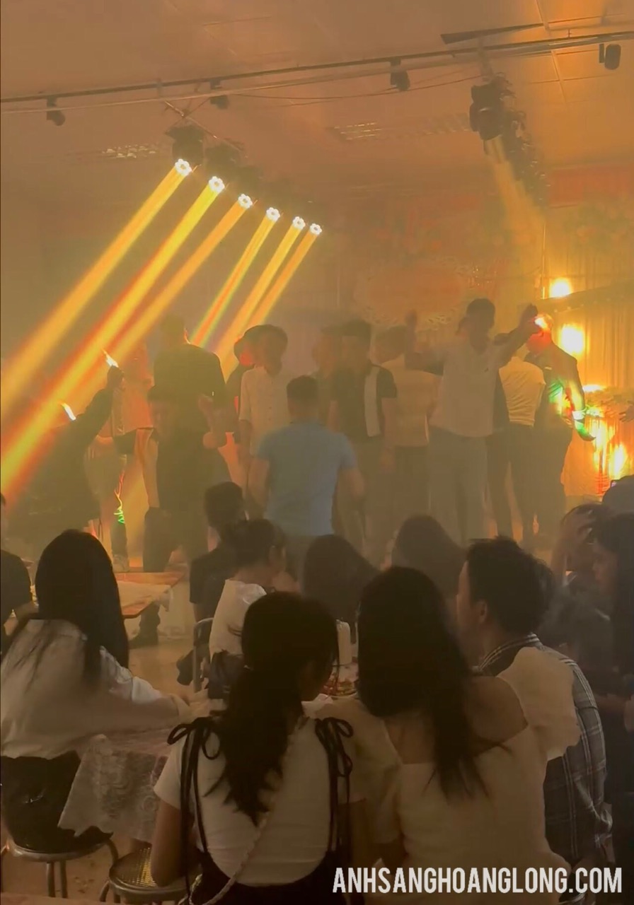 dịch vụ thuê đèn nháy đám cưới