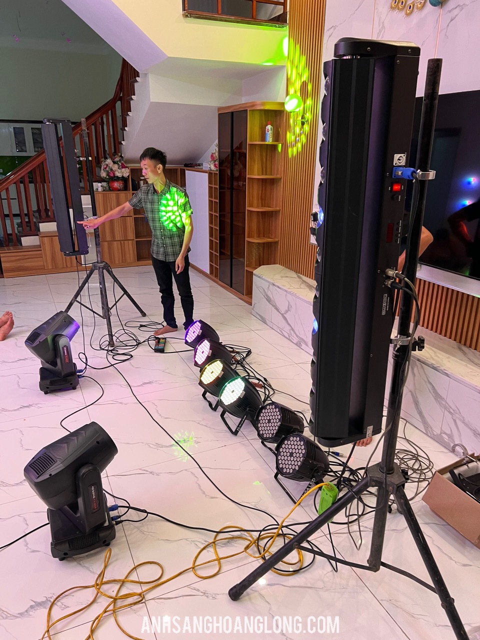 cấu hình đèn sân khấu làm đám cưới Hưng Yên