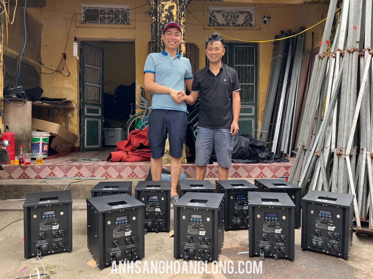 Bàn giao 10 máy tạo lửa cao 8 đến 10m tại Hà Nội