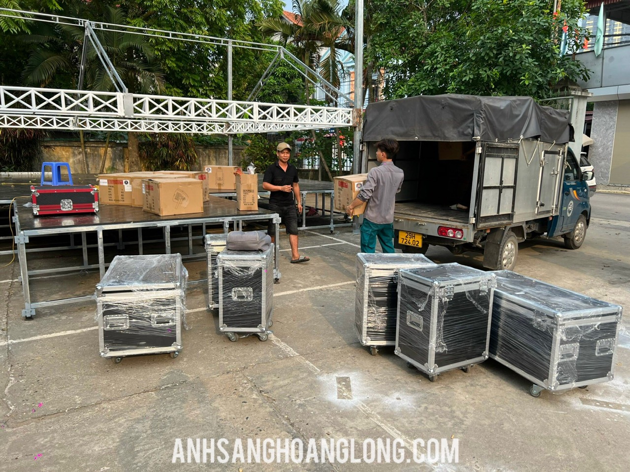 Bàn giao cấu hình đèn đi làm tổ chức sự kiện tại Phú Thọ