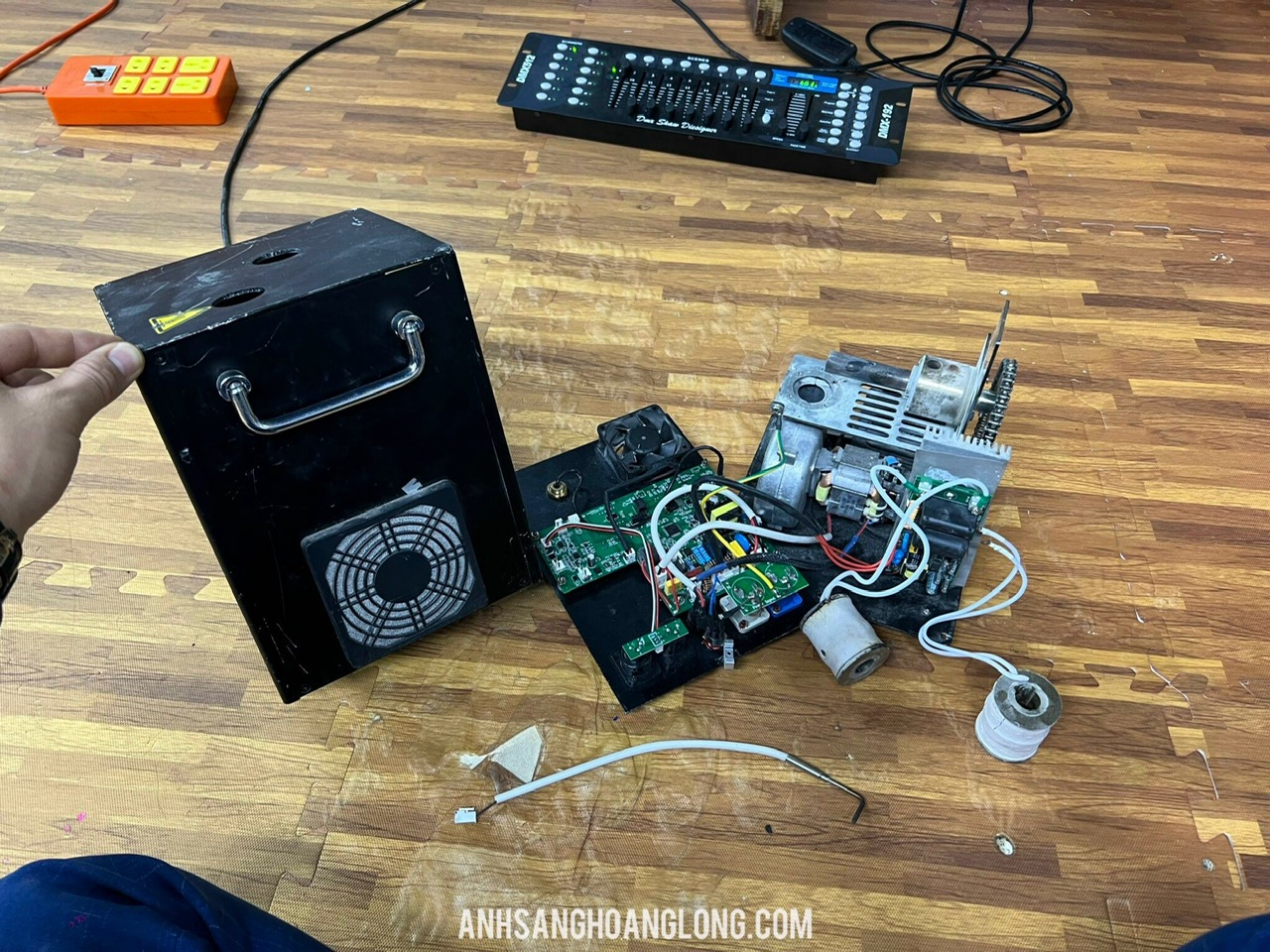 Dịch vụ sửa máy bắn pháo hoa tiệc cưới