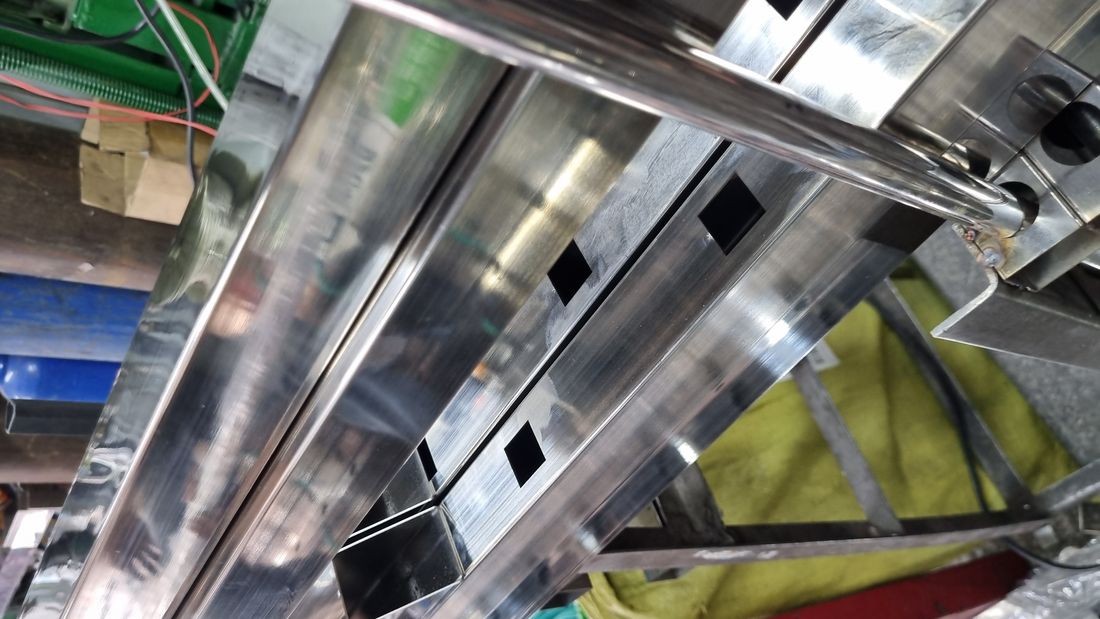 Hộp inox đục lỗ theo yêu cầu