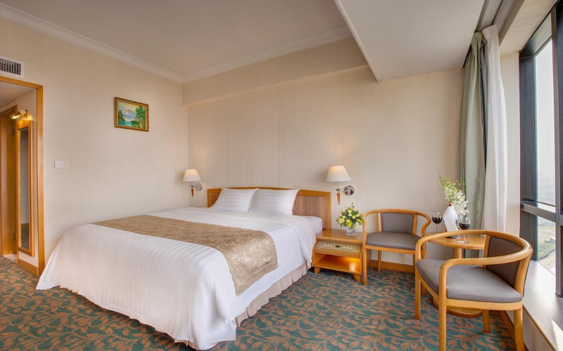 Hạng phòng Deluxe Premium Khách sạn Hà Nội ở Giảng Võ