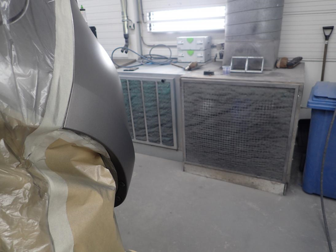 Car improperly placed on lift