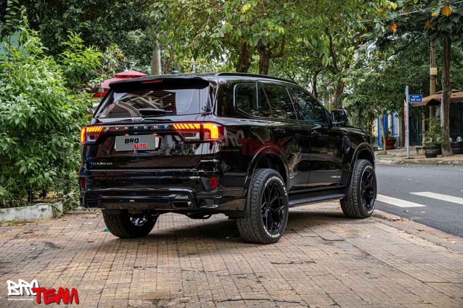 độ bodykit Ford Everest