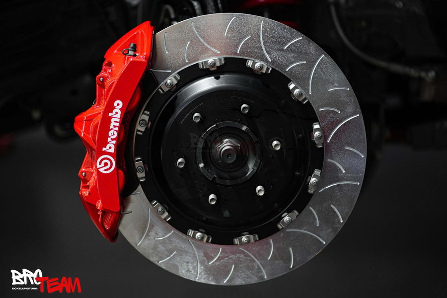 Bộ phanh Brembo hiệu suất cao