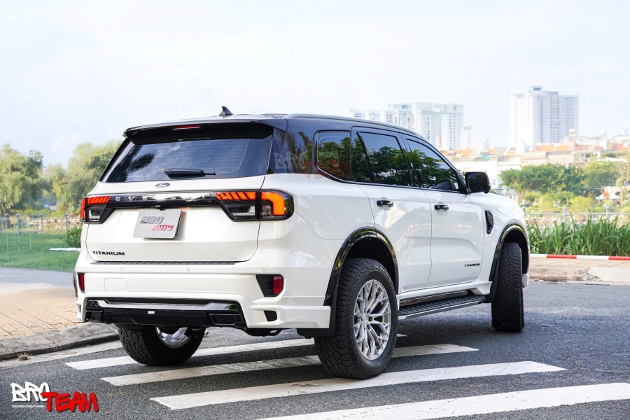 Body kit AKC V1 Everest Thái Lan