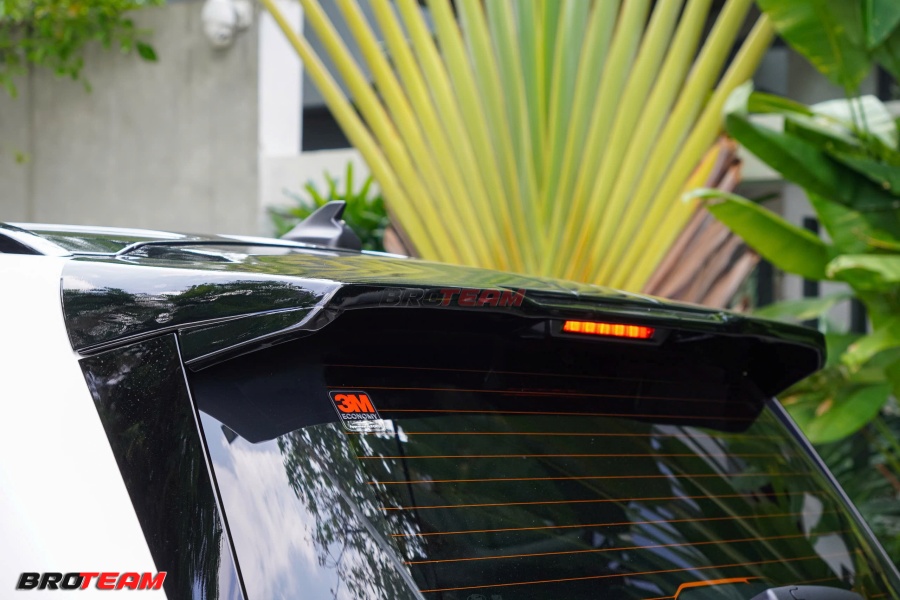 Đuôi gió Ford Everest 2026