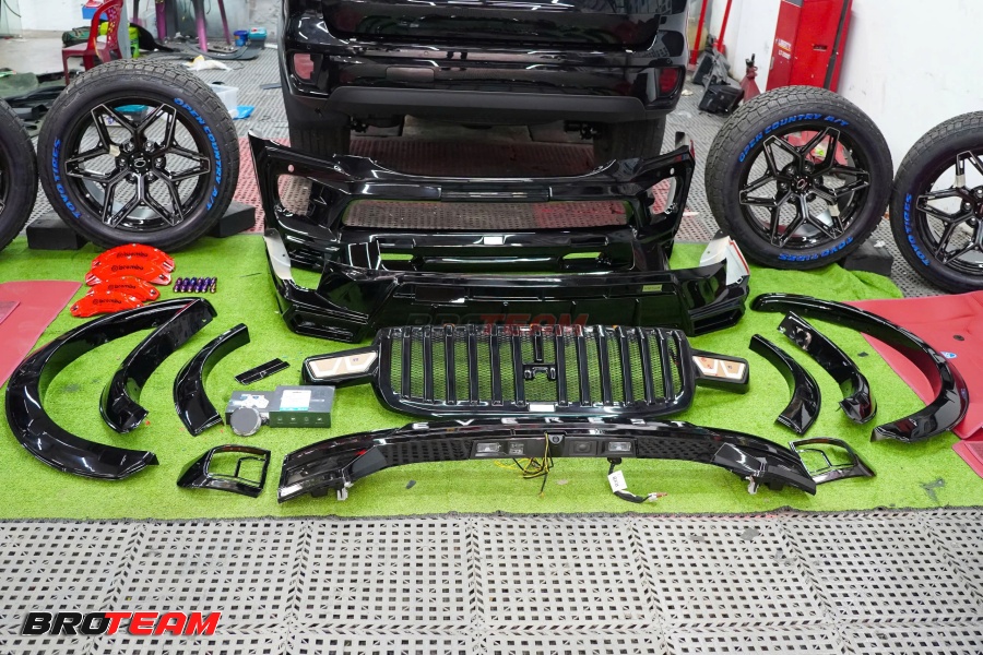 Độ body kit Victor V2 Everest