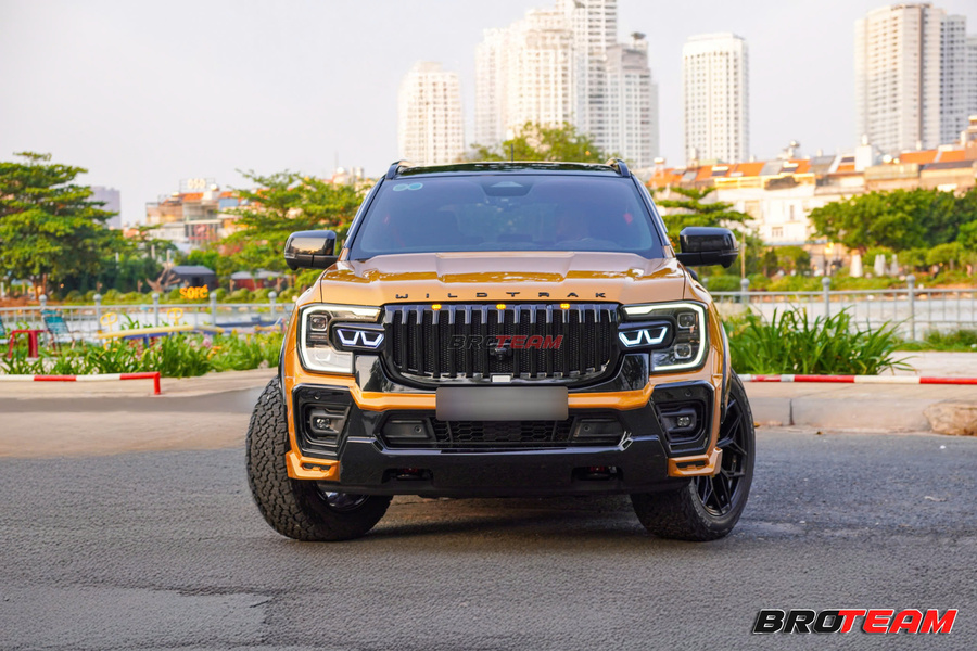 Body kit Victor V4 kết hợp mặt calang BMW cho Ford Everest