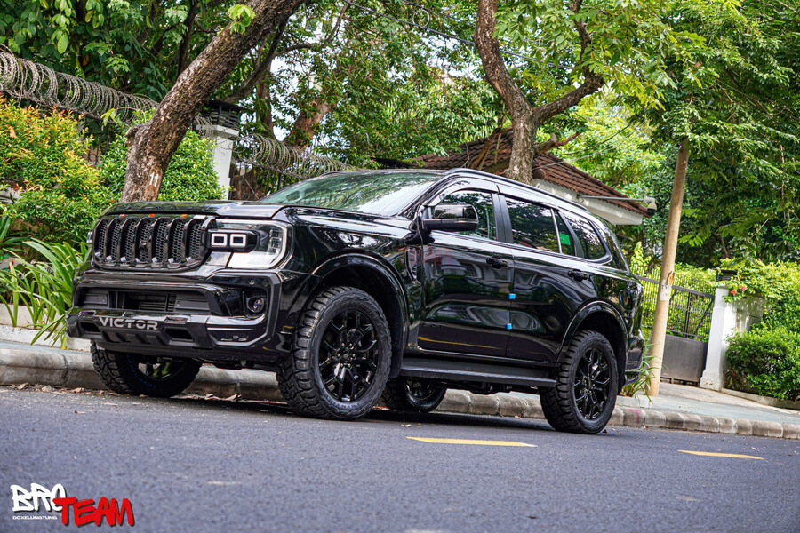 Bodykit Victor Thái Lan mẫu calang JEEP cho xe Ford Everest