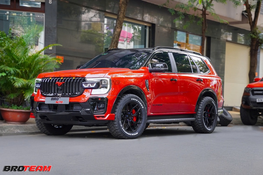 Everest độ Bodykit Victor V2