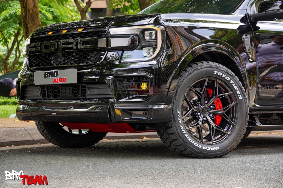 Độ bodykit AKC V1