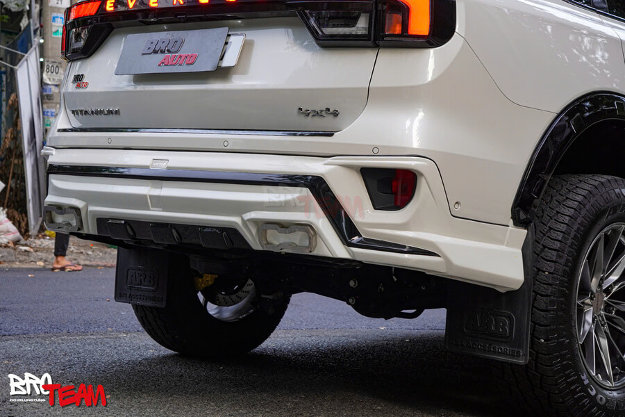 Bodykit Victor cho xe Ford Everest cản sau