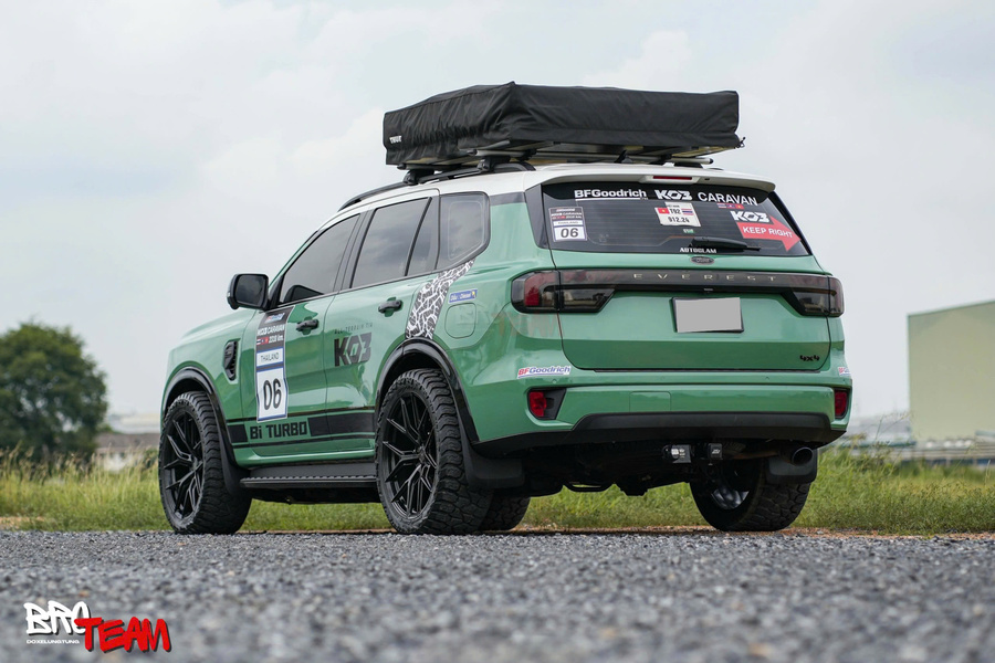 Dán đổi màu Ford Everest