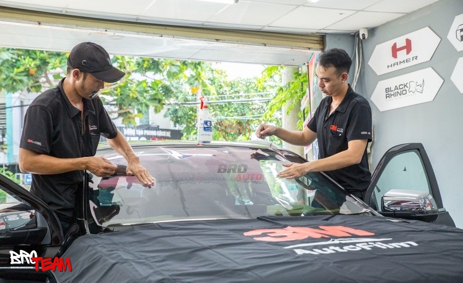 Dán phim 3M Crystalline cho Everest