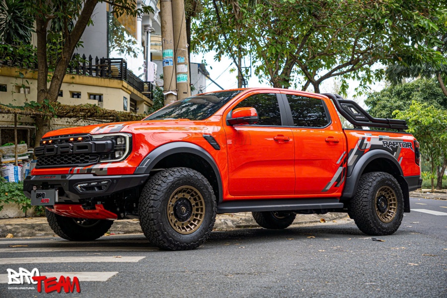 tem Raptor 2025 họa tiết