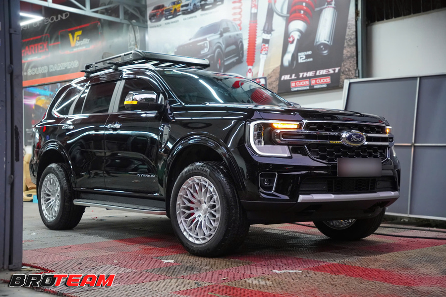 Dán PPF TeckWrap chống trầy siêu bóng cho Ford Everest
