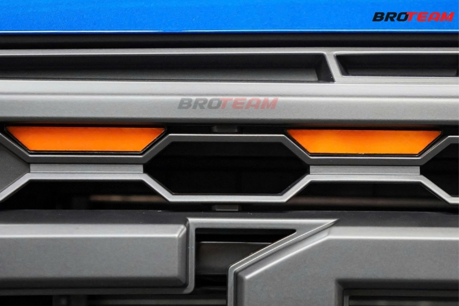 Đèn led định vị tăng khả năng chiếu sáng mặt calang xe Ford Ranger Raptor