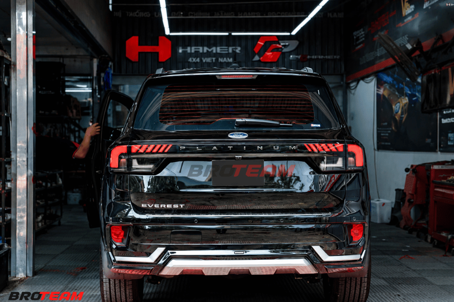 Đèn hậu led phần đuôi xe Ford Everest tổng thể