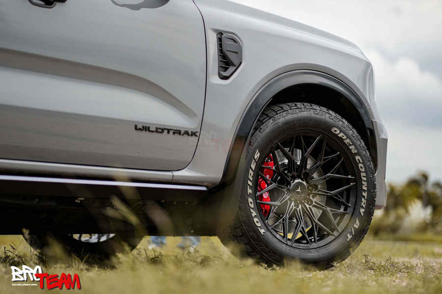 Độ Body kit Victor Thái Lan cho xe Ford Everest