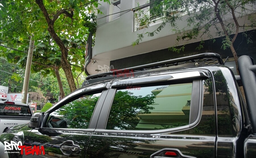 Độ vè che mưa cao cấp cho xe Ford Everest