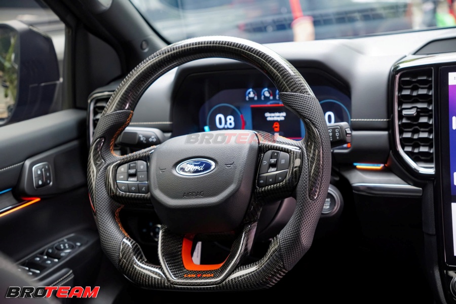 Độ vô lăng Carbon thể thao