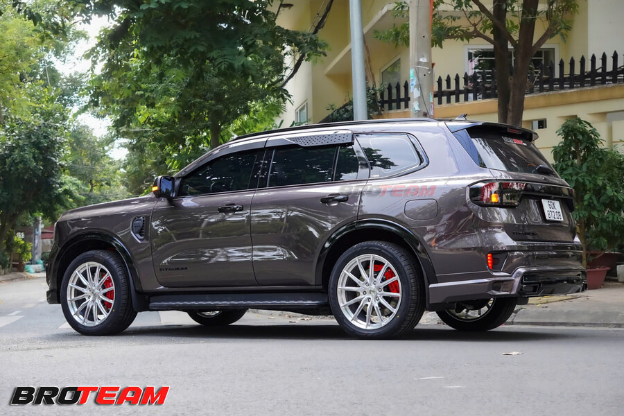Độ xe Ford Everest full