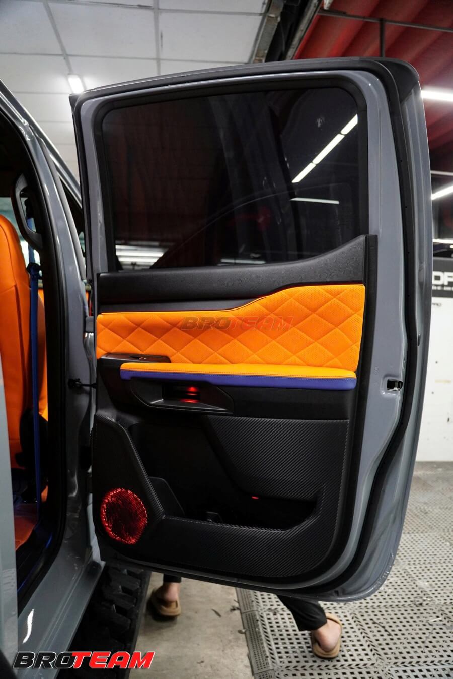 Đổi Màu Nội Thất Raptor V6